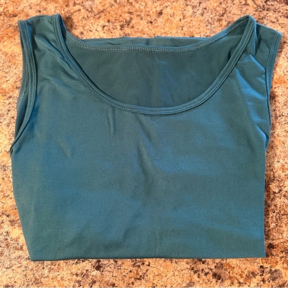 NWOT Womens Sleeveless Cami Tank Top Dark Green Size 2XL Stretch Wide Bands - Picture 8 of 10